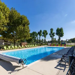 https://loasis-des-dombes.hotels-rhonealpes.com