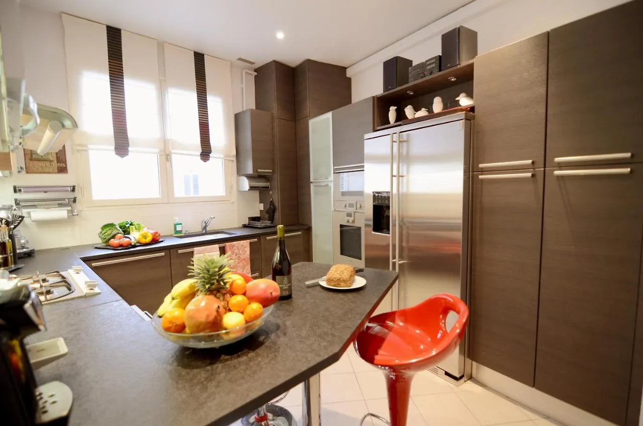 Apartment Champs Elysees Paris